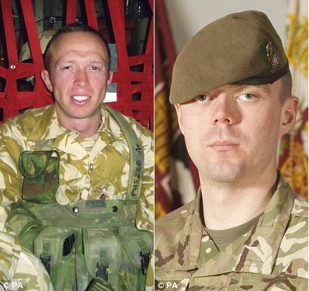 Thân nhân Đại úy James Philippson (trái) và Binh nhì Anthony Frampton (phải), hai người lính thiệt mạng ở Afghanistan đã bày tỏ nỗi bất bình sau khi Bộ Quốc phòng Anh thừa nhận đã bí mật chụp ảnh thi thể quân nhân