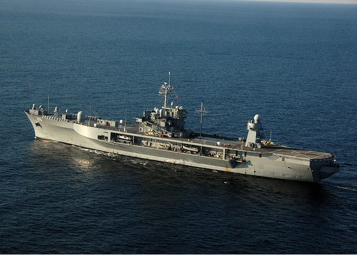 Tàu chiến Mỹ USS Mount Whitney tham gia Thử thách Khắc nghiệt 2009