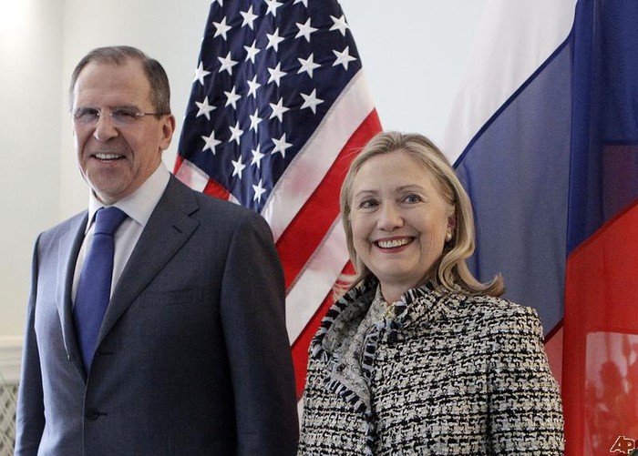 Ngoại trưởng Mỹ Hillary Clinton và Ngoại trưởng Nga Sergey Lavrov