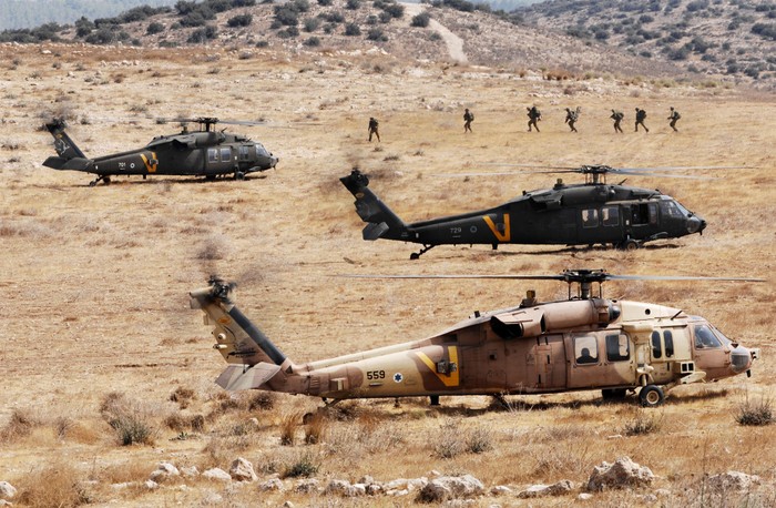 Trực thăng Black Hawk của Israel đổ quân xuống Cao nguyên Golan