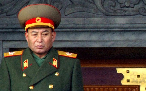 Cựu Tổng tham mưu trưởng quân đội Triều Tiên Ri Yong-ho mất chức hồi tháng 7