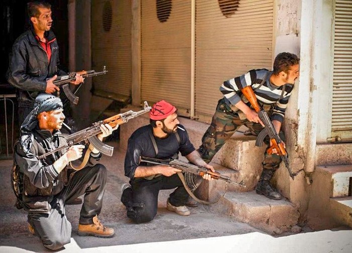 Giao tranh tiếp tục bùng phát dữ dội tại thủ đô Damascus của Syria.