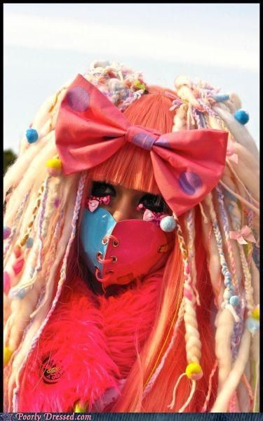 Xu hướng thời trang siêu quái của Lady Gaga có sức ảnh hưởng rộng rãi.