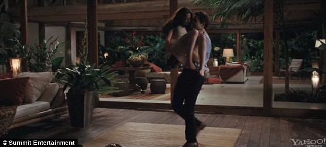 Tuần trăng mật lãng mạn của vợ chồng Cullens.