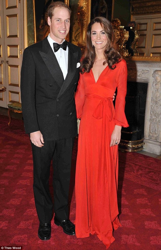 Kate và Willam thật đẹp đôi khi tham dự sự kiện ở St James’s Palace, London.