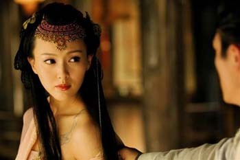 Đường Yên khá có tiếng với các vai diễn phim cổ trang như Phong Vân 2, Cao thủ như lâm...