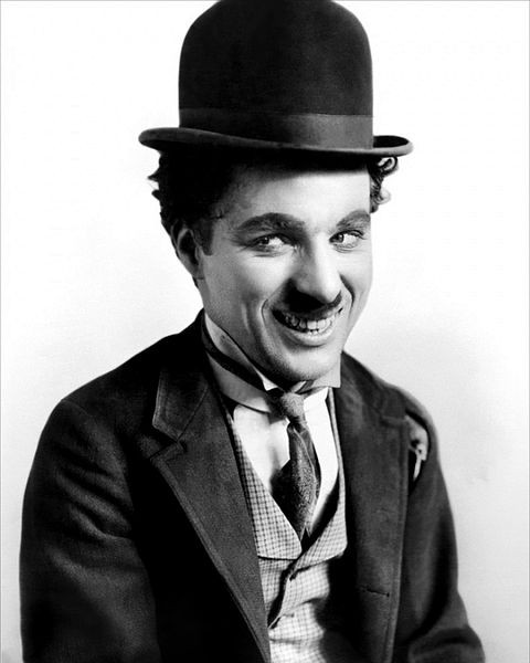 Chaplin là một trong những diễn viên, đạo diễn nổi tiếng nhất trong thời kỳ đầu của Hollywood và điện ảnh Mỹ.