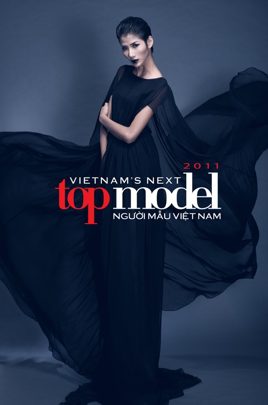 Sự trưởng thành vượt bậc của Hoàng Thùy sau cuộc thi Vietnam’s Next Top Model 2011 thật sự là một bất ngờ không chỉ đối với gia đình, bạn bè cô mà còn cả đối với tất cả những khán giả đã và đang theo dõi bước đường của Hoàng Thùy suốt thời gian qua. (Ẩnh: ngoisao)