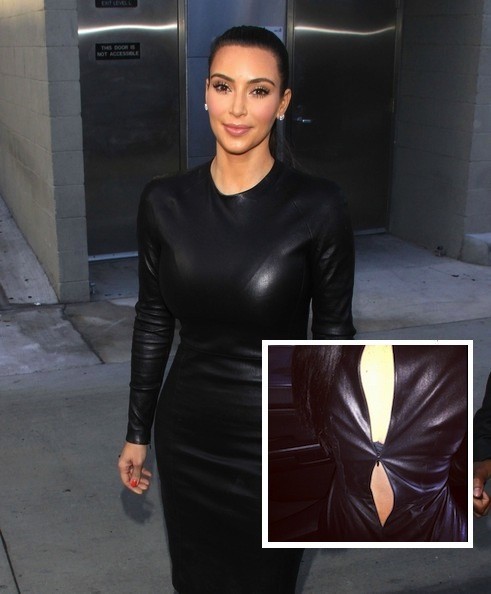 Kim Kardashian có một buổi xuất hiện trên truyền hình với bộ váy da tuyệt đẹp, nhưng vì nó quá chật, nên đã khiến đường chỉ bị bung ra làm cô nàng khốn khổ vì lộ hàng, rõ ràng, lựa chọn sai trang phục khiến cô Kim siêu vòng 3 bị gặp phen chỉ muốn "độn thổ".