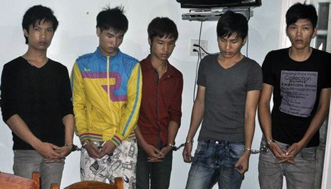 5 đối tượng côn đồ bị bắt tại Công an quận Hải Châu