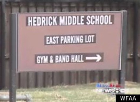 Một thầy giáo trường Hedrick đang bị khởi kiện