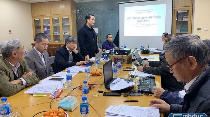 Bộ Giáo dục và Đào tạo phối hợp cùng Hiệp hội các Trường Đại học, Cao đẳng Việt Nam họp bàn góp ý về dự thảo Luật Giáo dục (sửa đổi) vào ngày 10/01. (Ảnh: Báo Giáo dục Việt Nam).