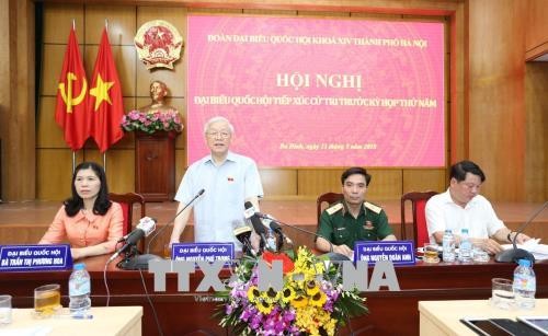 Tổng Bí thư Nguyễn Phú Trọng phát biểu tại buổi tiếp xúc cử tri quận Ba Đình, Hoàn Kiếm. Ảnh: Trí Dũng/TTXVN