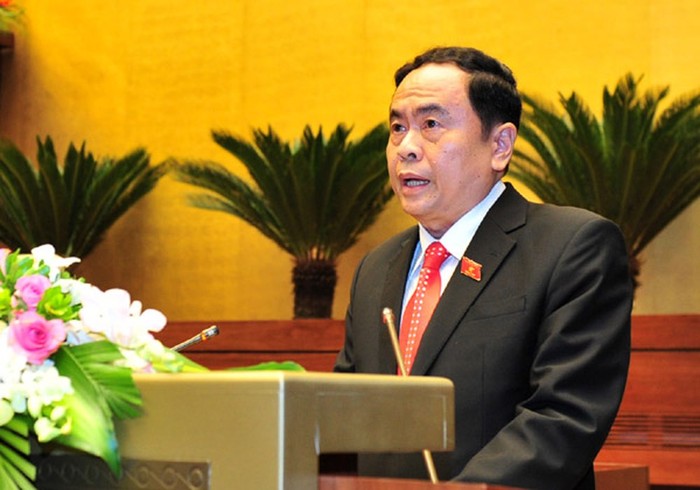 Ông Trần Thanh Mẫn trình bày báo cáo trước Quốc hội. (Ảnh:Quochoi.vn)