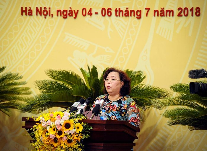 Bà Nguyễn Thị Bích Ngọc, Chủ tịch Hội đồng Nhân dân Thành phố Hà Nội phát biểu. (Ảnh: T.Quang)