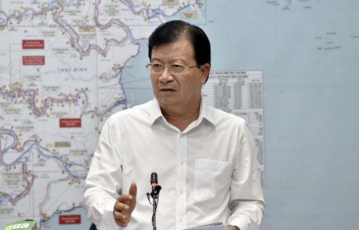 Phó Thủ tướng Trịnh Đình Dũng chỉ đạo tập trung các nguồn lực phòng chống thiên tai, ứng phó với sự cố. (Ảnh: VGP)