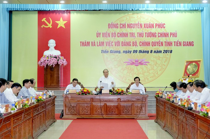 Thủ tướng làm việc với lãnh đạo tỉnh Tiền Giang. (Ảnh: VGP)