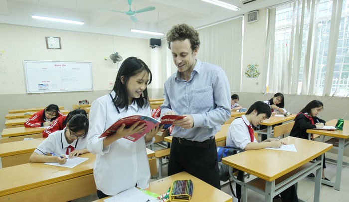 Một tiết học tiếng Anh tại Trường Trung học cơ sở Nghĩa Tân, ảnh: Công Hùng / Báo Kinh tế &amp; Đô thị.