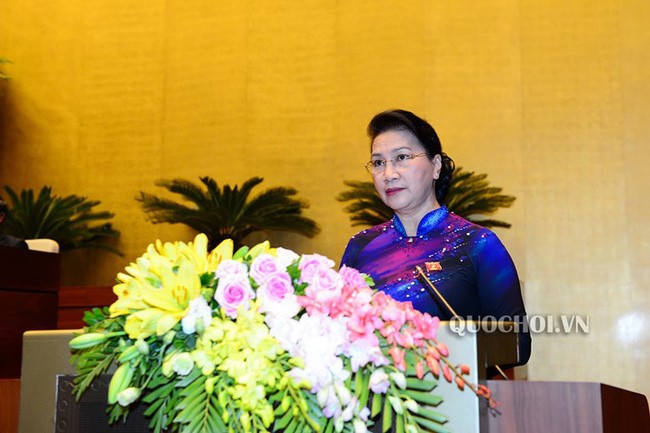 Chủ tịch Quốc hội Nguyễn Thị Kim Ngân đọc tờ trình về nhân sự. Ảnh: Quochoi.vn