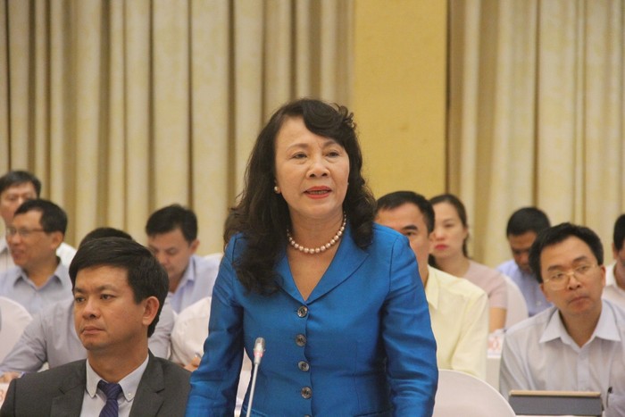Thứ trưởng Nguyễn Thị Nghĩa trả lời câu hỏi của phóng viên Báo điện tử Giáo dục Việt Nam