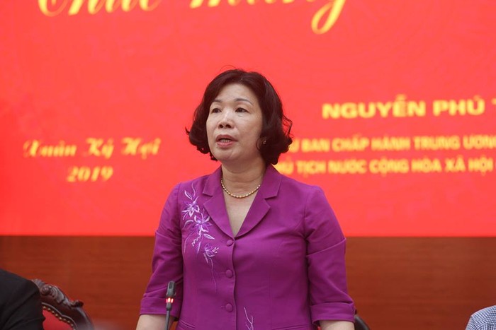 Bà Trần Thị Vân Anh - Phó Giám đốc Sở Văn hoá Thể thao và Du lịch trả lời các câu hỏi tại buổi giao ban báo chí. Ảnh: Vương Trần.