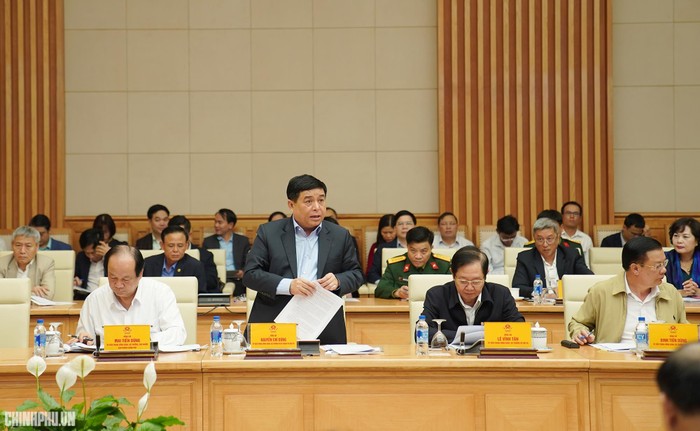 Bộ trưởng Bộ Kế hoạch và Đầu tư Nguyễn Chí Dũng phát biểu. Ảnh: VGP
