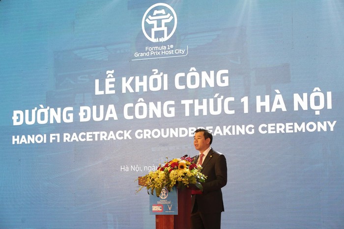 Ông Nguyễn Việt Quang, Phó Chủ tịch kiêm Tổng Giám đốc Tập đoàn Vingroup phát biểu tại buổi lễ. Ảnh: Vingroup