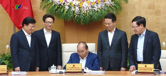 Thủ tướng Nguyễn Xuân Phúc ký quyết định phê duyệt Quy hoạch phát triển và quản lý báo chí toàn quốc đến năm 2025. Ảnh: VTV.vn