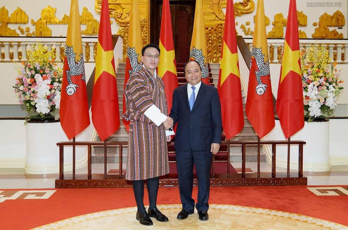 Thủ tướng Nguyễn Xuân Phúc tiếp Chủ tịch Thượng viện Bhutan, ông Tashi Dorji. Ảnh: VGP
