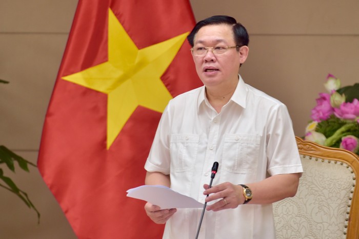 Phó Thủ tướng Vương Đình Huệ chủ trì cuộc họp. Ảnh: VGP