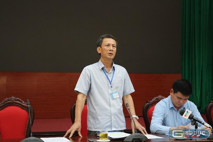 Ông Nguyễn Kim Vinh – Phó Chủ tịch Ủy ban nhân dân quận Bắc Từ Liêm trao đổi với báo chí. Ảnh: Đỗ Thơm