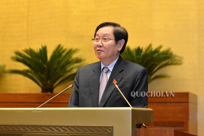 Bộ trưởng Nội vụ - ông Lê Vĩnh Tân trả lời chất vấn tại Quốc hội. Ảnh: quochoi.vn