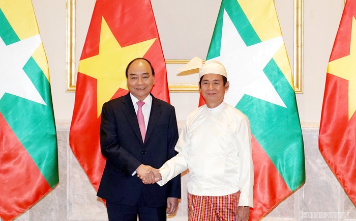 Thủ tướng Nguyễn Xuân Phúc và Tổng thống U Win Myint. Ảnh: VGP/Quang Hiếu