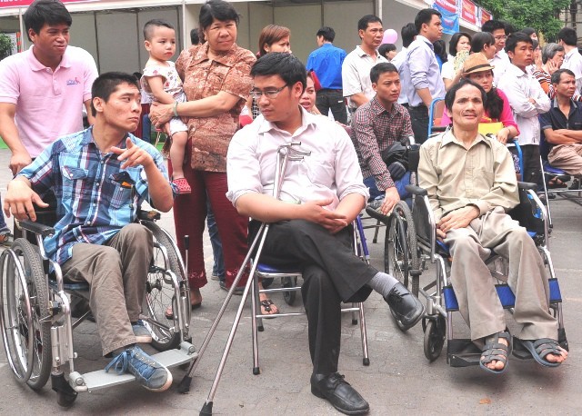Đẩy mạnh xã hội hóa hoạt động trợ trợ giúp người khuyết tật. Ảnh minh họa: Báo Dân sinh