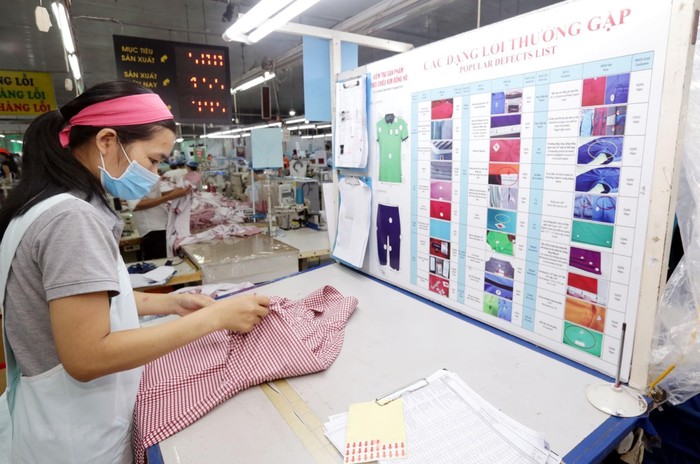 Chương trình đặt mục tiêu đến năm 2030, giảm 7-10% mức tiêu hao nguyên nhiên vật liệu của các ngành sản xuất chính như dệt may, thép, nhựa...Ảnh minh họa: Vietnamplus