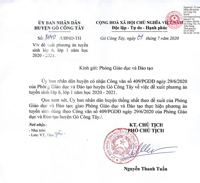 Phó Chủ tịch Ủy ban nhân dân huyện Gò Công Tây – ông Nguyễn Thanh Tuấn đồng ý với kế hoạch tuyển sinh do Phòng Giáo dục và Đào tạo huyện Gò Công Tây đề xuất.