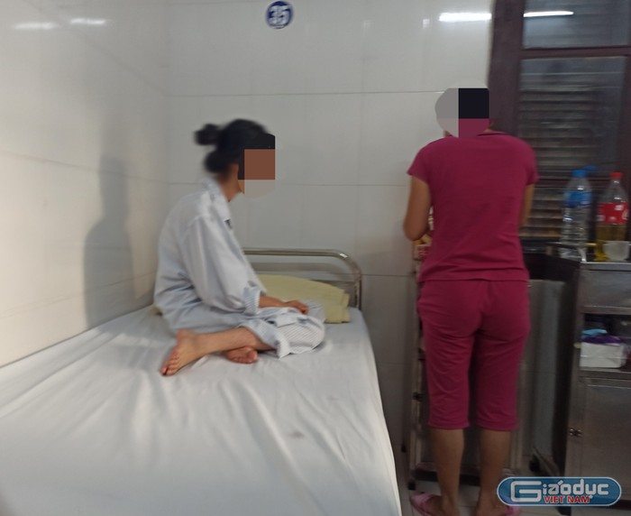 Con gái chị Y. đang được điều trị tại Viện Sức khỏe Tâm thần – Bệnh viện Bạch Mai. Ảnh: Tiến Quân