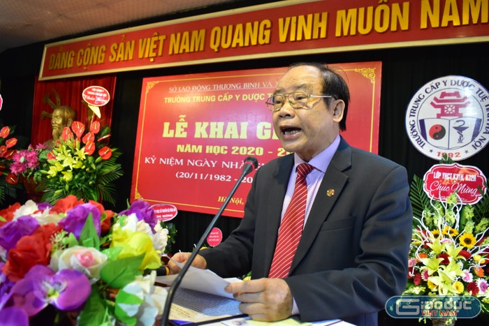Chủ tịch Hội đồng quản trị, Phó Hiệu trưởng, thầy Phạm Văn Minh phát biểu tại buổi lễ. Ảnh: Đình Hùng