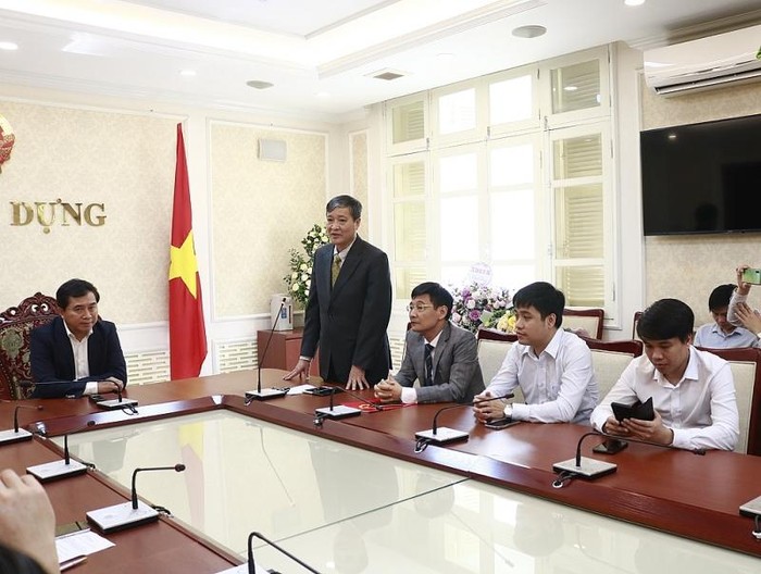 Tổng biên tập Nguyễn Anh Dũng phát biểu tại buổi lễ.
