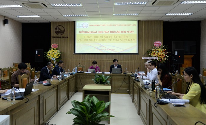 Diễn đàn Luật học Mùa thu lần thứ nhất với chủ đề “Luật học vì sự phát triển và hội nhập quốc tế của Việt Nam”. Ảnh: Ban Đối ngoại Đoàn Thanh niên Khoa Luật cung cấp