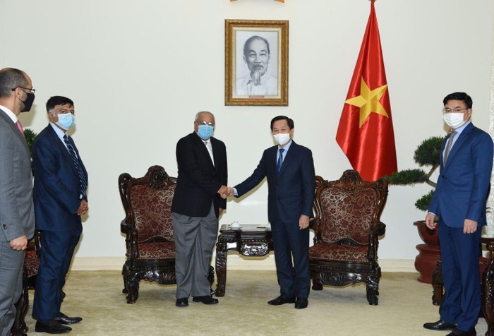 Phó Thủ tướng Lê Minh Khái đã tiếp Bộ trưởng Bộ Dầu mỏ Kuwait Mohammad Abdullateef M A Alfares đang có chuyến thăm và làm việc tại Việt Nam. Ảnh: VGP