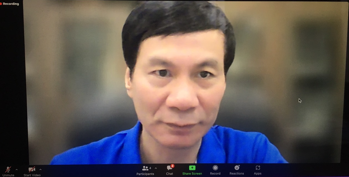 Giáo sư Nguyễn Quý Thanh - Hiệu trưởng nhà trường tham dự chương trình theo hình thức online. Ảnh: Ued Media