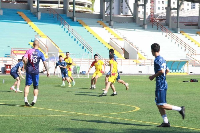 Các cầu thủ tham gia thi đấu sôi nổi trong 2 trận Bán kết và Chung kết.