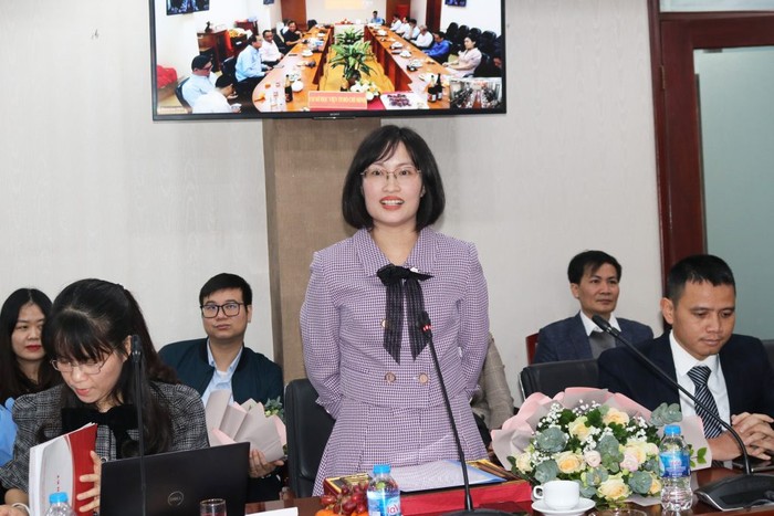 PGS.TS Đặng Thị Việt Đức – Trưởng khoa Tài chính kế toán 1 phát biểu tại buổi lễ.