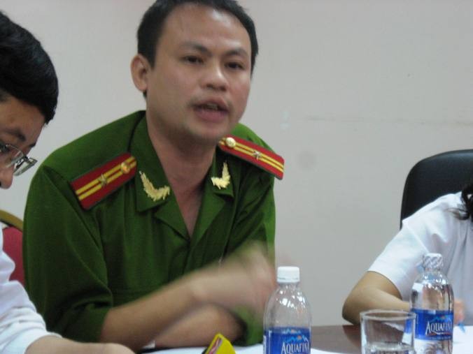 Thiếu tá Nguyễn Ngọc Linh CA phường Hàng Bông khẳng định sẽ tích cực điều tra vụ án.