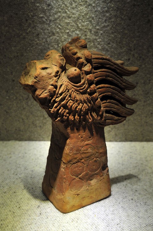 Và đầu rồng triều Lý - Trần, thế kỷ 11-14.