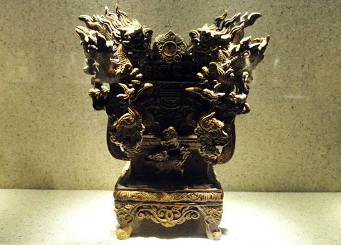 Lư hương trang trí tứ linh Long - Ly - Quy - Phượng, triều Lê Trung Hưng, thế kỷ 17-18.