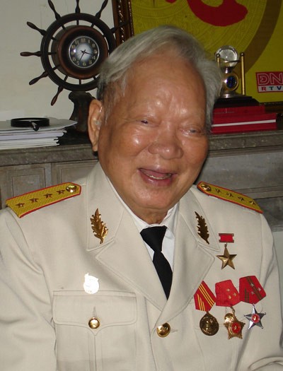Đại tướng Lê Đức Anh cho rằng vụ việc này cả chính quyền huyện Tiên Lãng và xã Vinh Quang đều sai.
