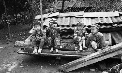 Những đứa trẻ tại Tả Pìn, Sapa.