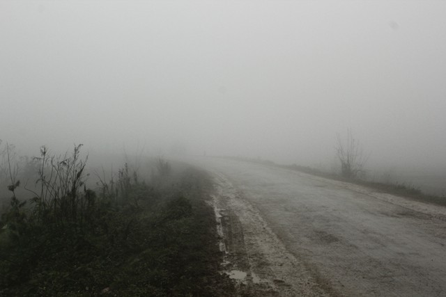 Mùa xuân, Mộc Châu luôn chìm trong làn sương mù mờ mờ, ảo ảo.
